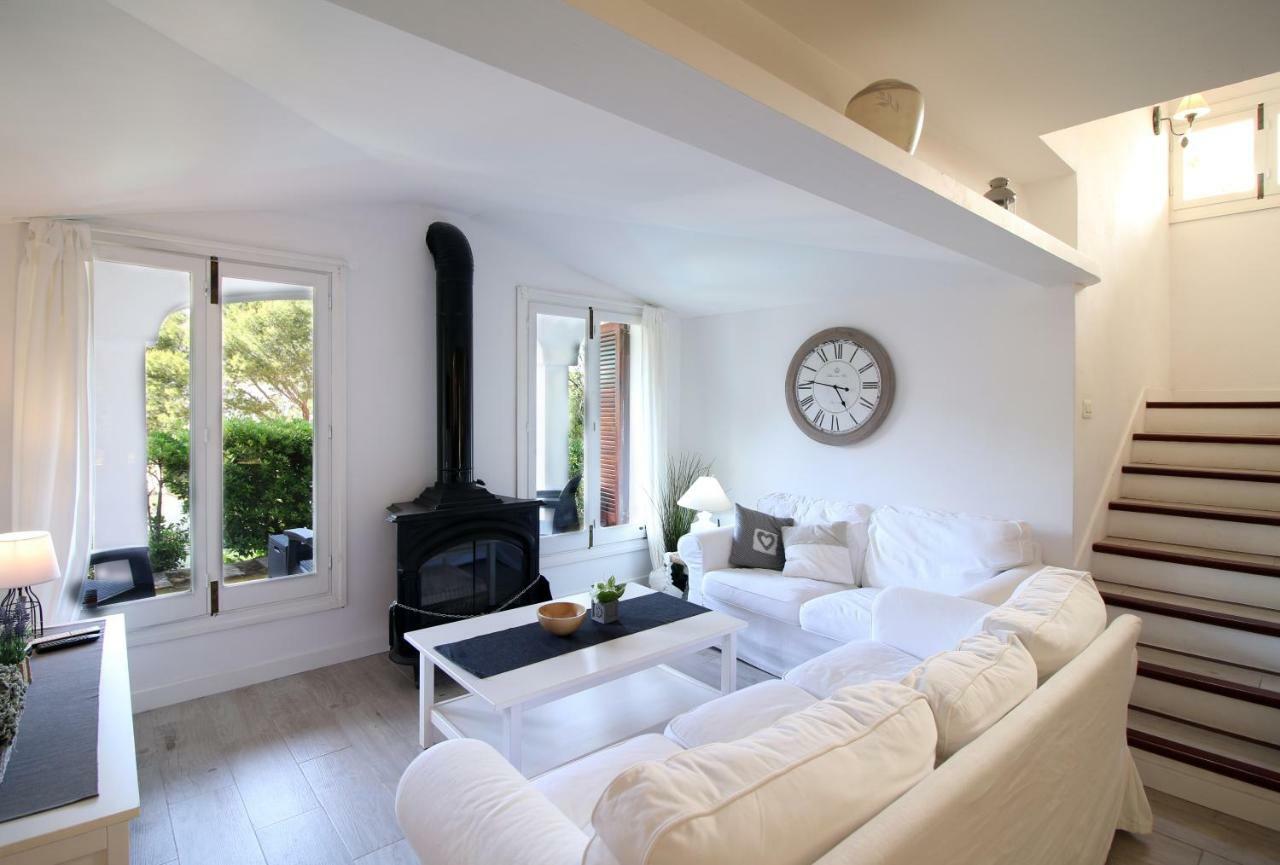 Gorgeous Renovated Cala Sant Vicenc Beach Villa Cala de Sant Vicenc Eksteriør billede